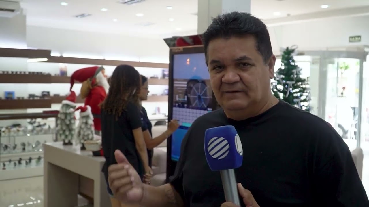 Um gesto de solidariedade muda a vida de uma menina que ganhou novos óculos