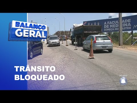 Trânsito na ponte sobre o rio Poxim é parcialmente bloqueado em Aracaju - Balanço Geral Sergipe