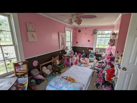 Abandoned House Of Family With 3 Little Girls! Each Room Set Up For Each Girl! House Full Of Toys!