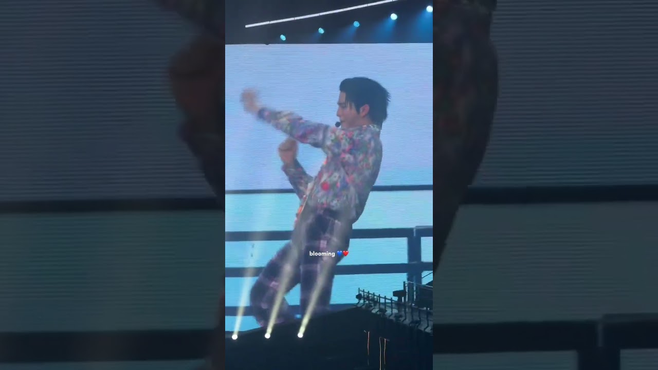 God what's he doing 😂 #williamjkp #williamest #est_rvp #lolfanfest2025 #gmmtv #blshorts #shorts