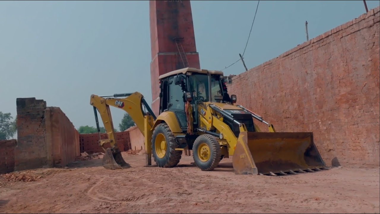 Cat® 424 Backhoe Loader Customer Story - Shahadat Ali - 5,100 hours of use (India)