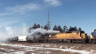 preview picture of video 'Eastbound CSX Ethanol Train Spews Tons of Smoke Outside of Luana, IA'