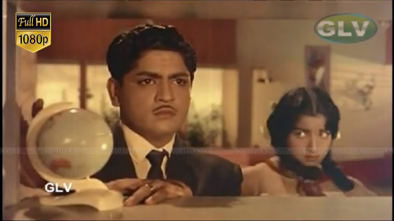 Nee Enbadhenna Song Lyrics | Vennira Aadai