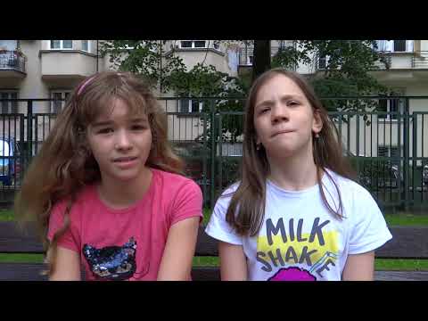 Rossz látású videókkal rendelkező lányok