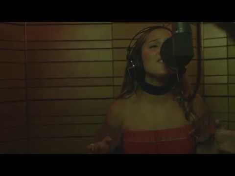 Behind the scenes (Recording Session), "Es el momento" - La Luca