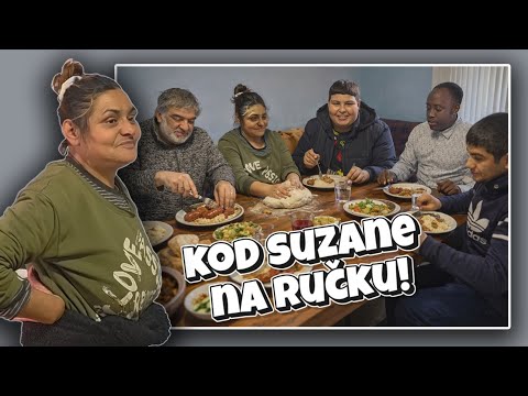 SUZANA PECE DOMaCI HLEB A UKA KOBASICU SA MOCOM ..AKI POLIZAO TANJIR