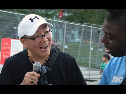 Retired Chinese Guy Sings With A Street Musician for the First Time