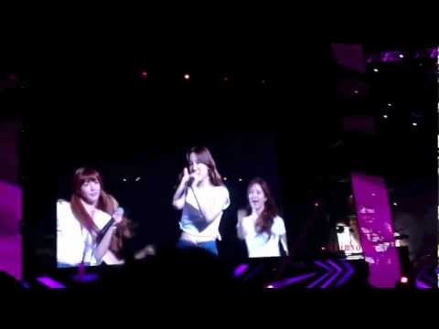 HD FANCAM 120922 SNSD Gee + Kissing You @ SM Town Jakarta