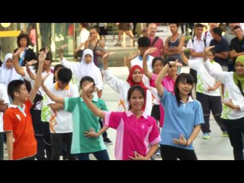 FLASH MOB in THAILAND   UNIVERSAL PEACE   IFLC 2016   Siam Paragon, Siam Center