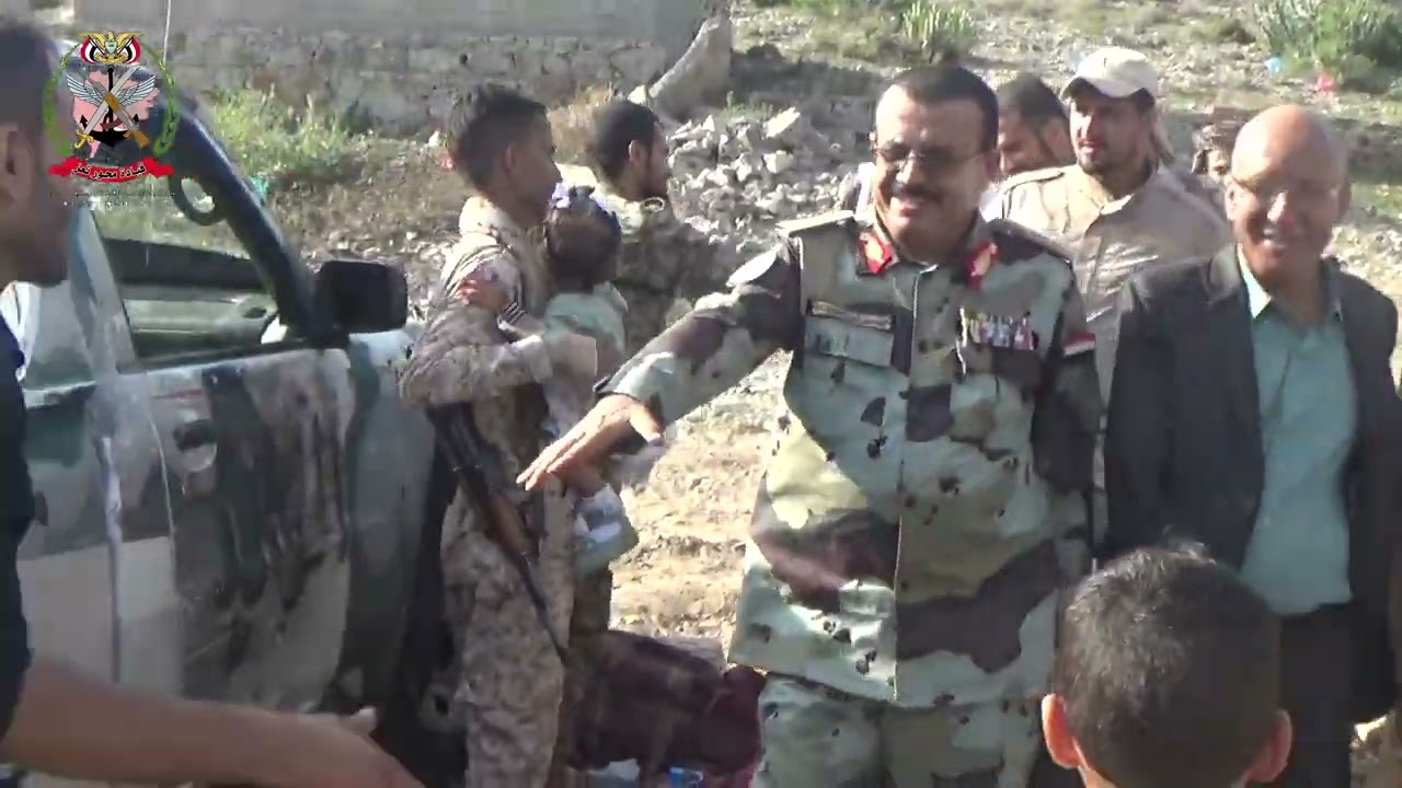 رئيس أركان محور تعز يتفقد المقاتلين شمال وشرق وغرب تعز