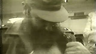 Tania Bruguera. Si título (La Havana, 2000). | TANIA BRUGUERA
UNTITLED (HAVANA, 2000) | Museo de art