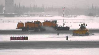 preview picture of video 'Preparing Runway in Fairbanks'