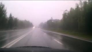 preview picture of video 'Еле ушел на обочину (0,50-1.05 sec).flv'