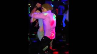 Jean can't find love baile bachata