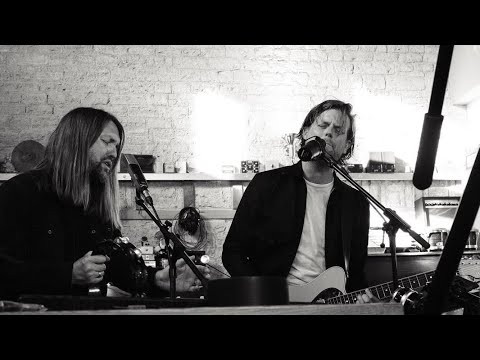 Alberta Cross with Band Of Skulls - The Thief & The Heartbreaker (Official Live Video)