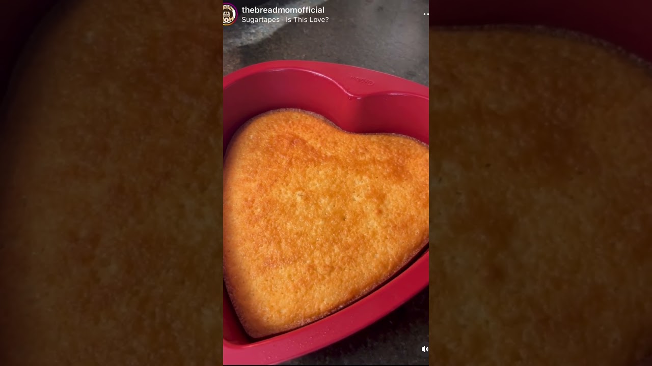 Heart shaped white cake with whip cream frosting and fresh berries! Mmm 😋 #baking