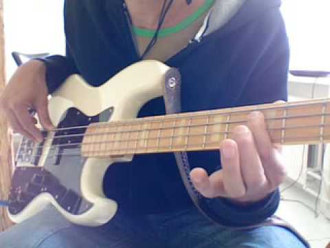 muting strings - bass lesson
