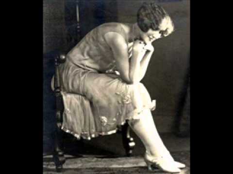 Ben Bernie Hotel Roosevelt Orchestra - When Polly Walks Through The Hollyhocks 1928