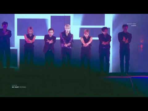 Taemin Famous mirror