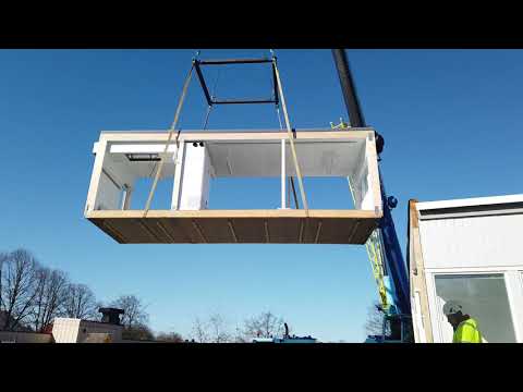 Paviljonger sätts på plats i Mörrum