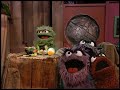 Sesame Street Show 4105 Oscar Sings Bein Green 2005