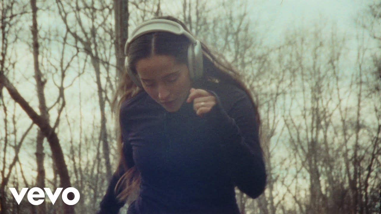 Evaluna Montaner - Rollitos de Papel (Official Video)