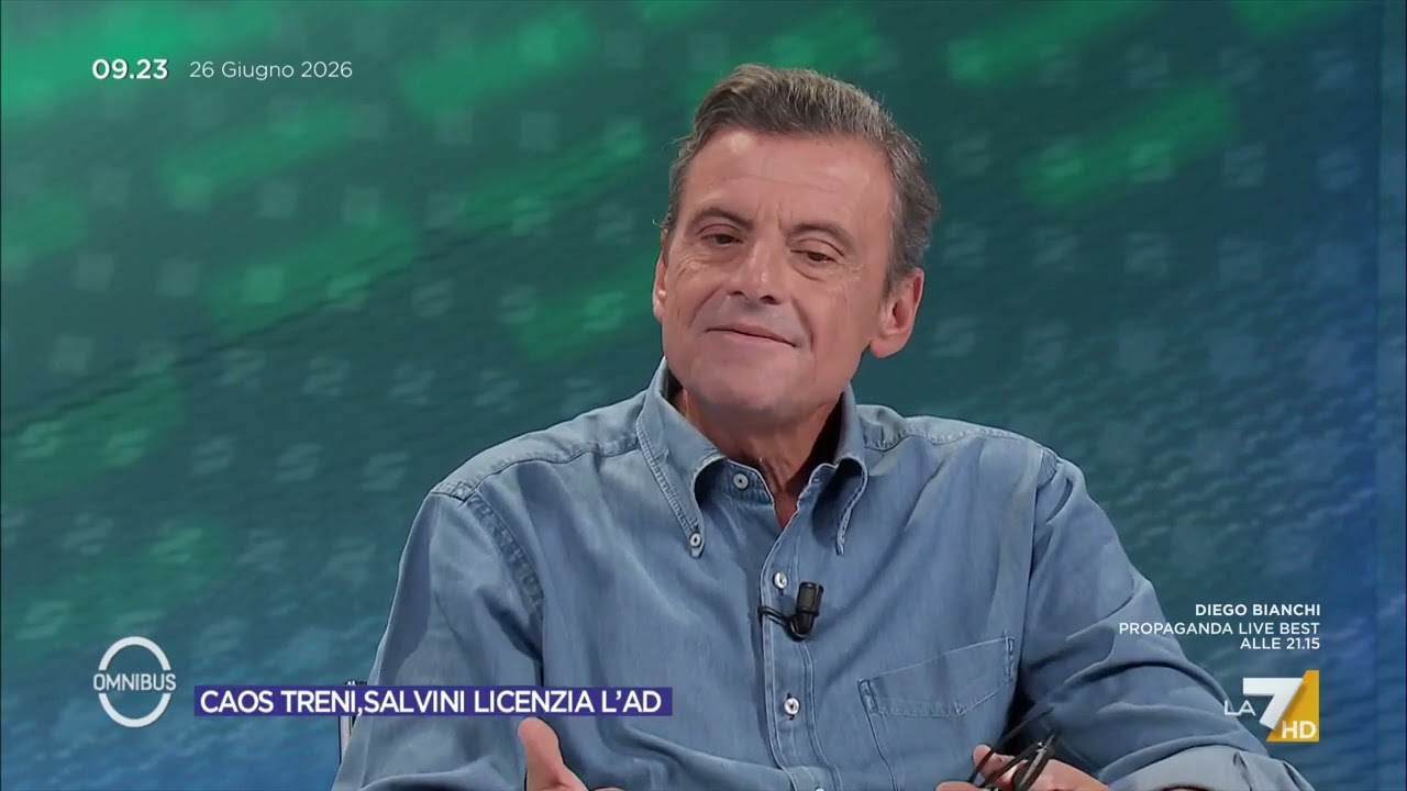 Caos treni, Calenda: "Salvini fugge sempre dalla sua responsabilità"
