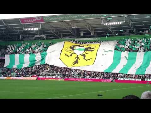 FC Groningen - PSV opkomst spelers en sfeeractie 20-10-2013