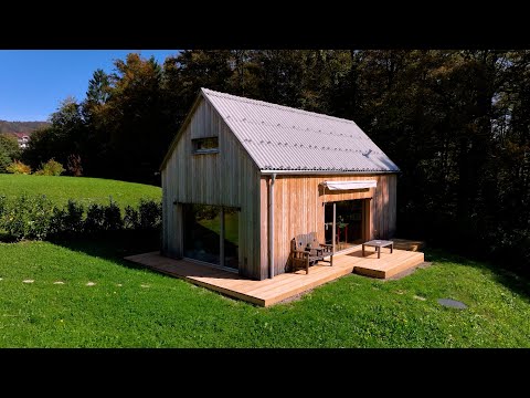 Ambienti TV Show - Lesena hiška skromno po zunanjih dimenzijah, a bogato po vsebini