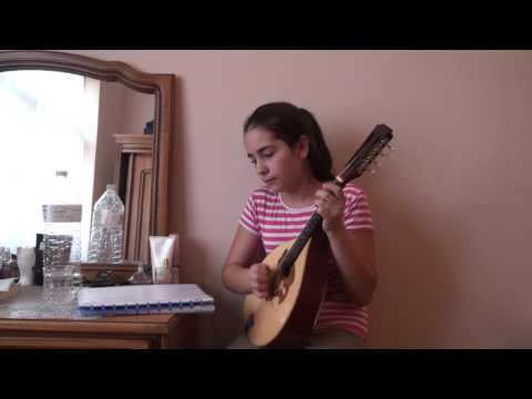 Emma.... ''Repede ''ii place sa cante...