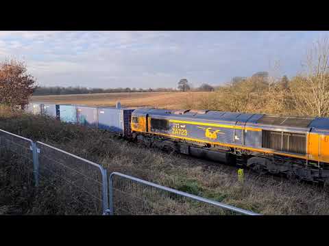 66723 on 4Z85 12:20 Donnington RFT to Marchwood MOD. 06JAN21