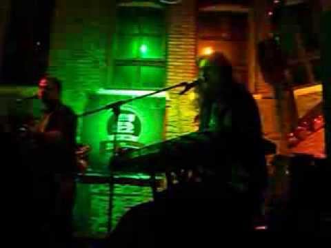 Rockenrollers - You shook me all night long