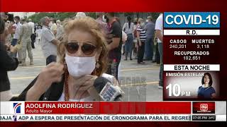 Quejas en distintos centros de vacunación