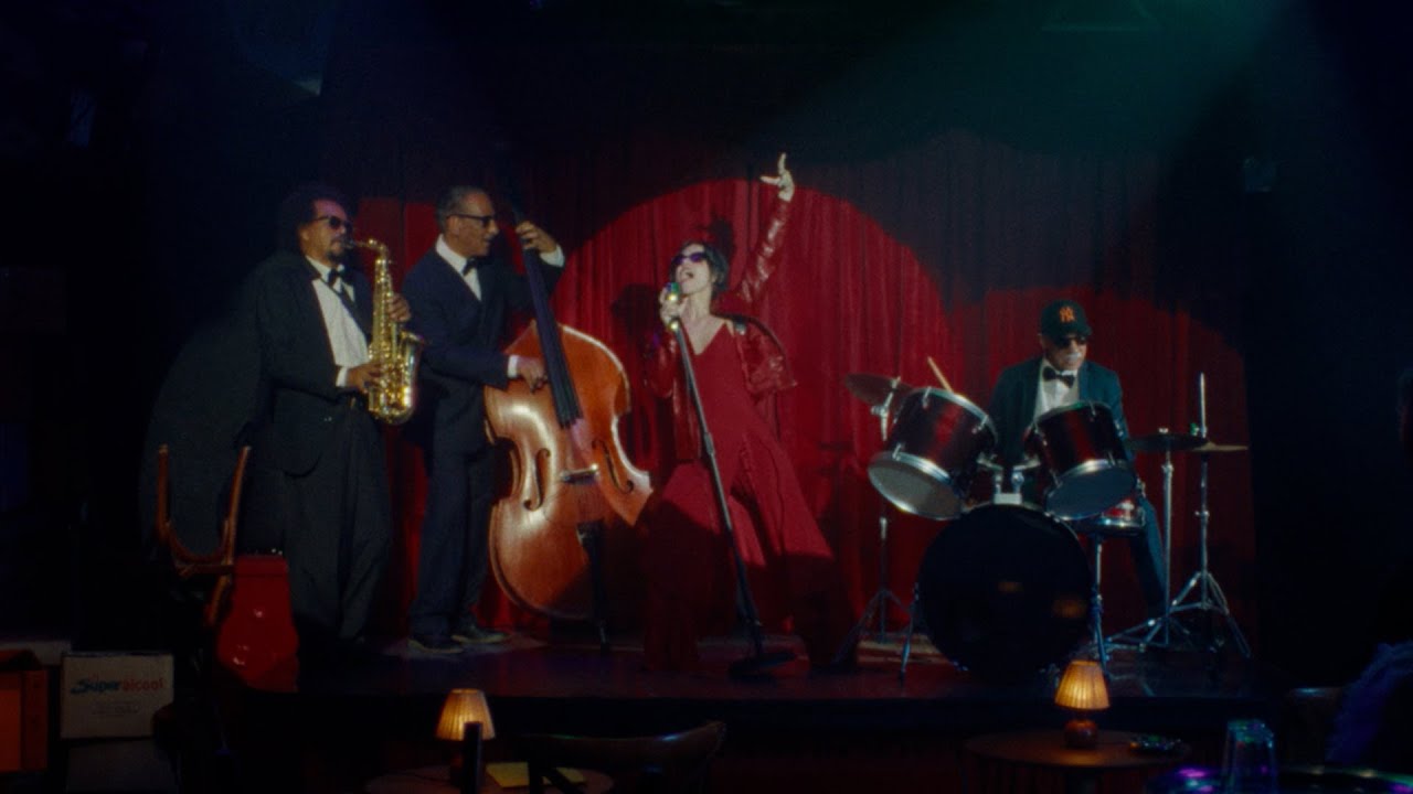 Manu Gavassi - Pronta pra desagradar (Clipe Oficial)