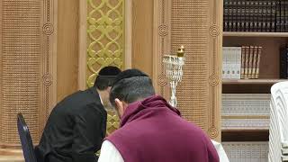 שיעור מיוחד והדלקת נר ראשון עם הרב יוסף חיים גבאי שליט"א (הרב יוסף חיים גבאי) - התמונה מוצגת ישירות מתוך אתר האינטרנט יוטיוב. זכויות היוצרים בתמונה שייכות ליוצרה. קישור קרדיט למקור התוכן נמצא בתוך דף הסרטון