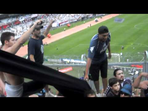 "LA GENTE LEPROSA vs River ( Entran los Caudillos del Parque)" Barra: Los Caudillos del Parque &bull; Club: Independiente Rivadavia
