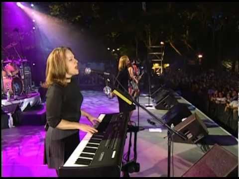 Go-Go's - Head Over Heels (Live in Central Park '01)