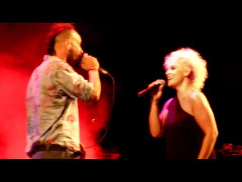 Eleonοra Zouganeli&Panos Mouzourakis@Theatro Vraxwn [07.09.11] - Feygw gia mena mia fora