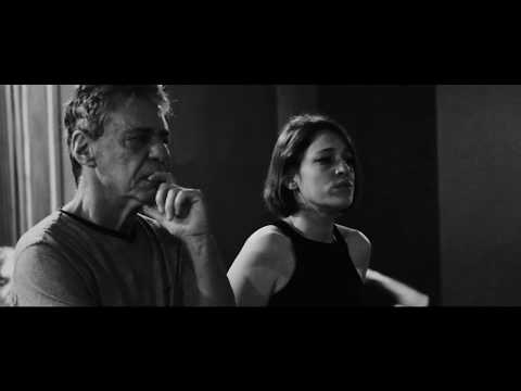 Carminho e Chico Buarque - Falando de Amor (Clipe Oficial)