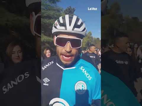 BELGRANO CAMPEÓN | ULISES BUENO CUMPLIÓ SU PROMESA EN BICICLETA