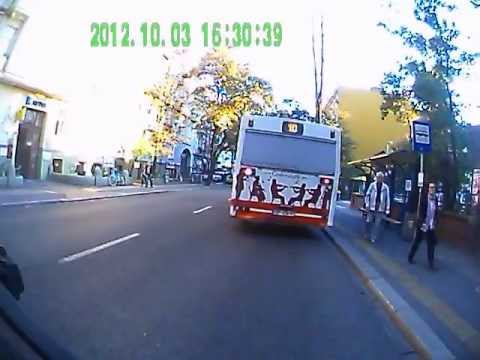 Wejście przed autobus