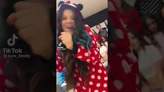 Karina con todos sus amigos del amor no es un juego en la ciudad ❤🥰