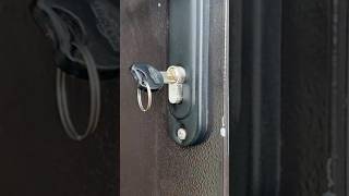 🔑 Key Stuck in Lock? Try THIS Simple Fix!