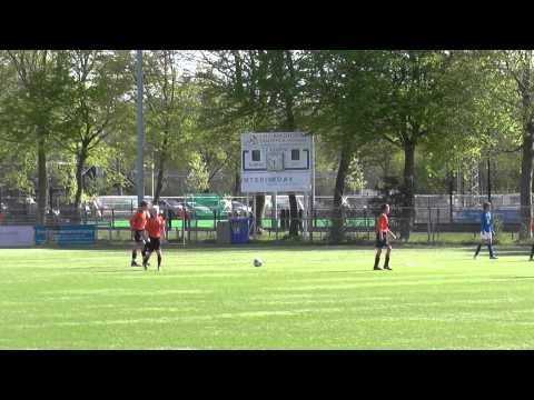 2 mei 2015 Kampong D4 - VV De Meern D3 com 0-6 Vrije bal Daan na overtreding op Jesse