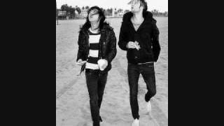 Don&#39;t Forget Lock The Door Breathe Carolina (lyrics)