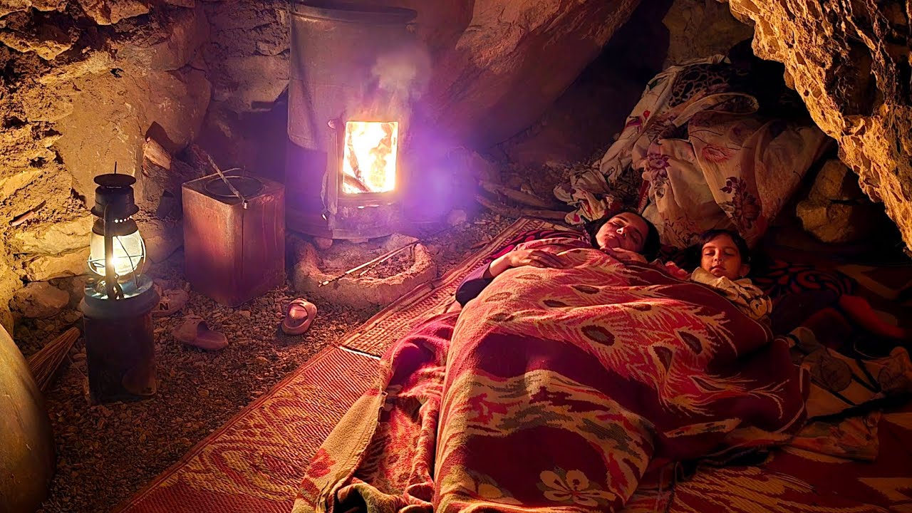 Mountain Cave Life | How Do Cavemen Celebrate the New Year and Ancient Holidays?