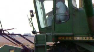 preview picture of video 'Lindsey drives Combine'