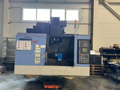 CNC Vertical Machining Center DOOSAN DNM 400 2010