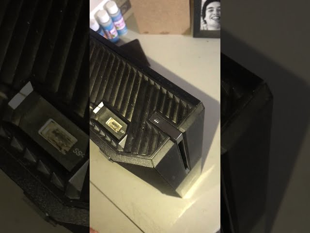 Vídeo relacionado con ASHATA para reemplazo del Controlador de Disco BLU-Ray con Destornillador para Consola Xbox One, Unidad de DVD de Disco BLU-Ray DG-6M2S-01B para Consola Xbox One con Destornillador(DG-6M2S-01B)