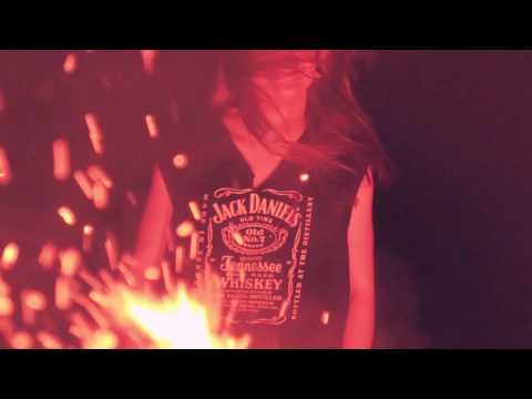 Bigger Half - Bigger Half - Naucz się mówić nie